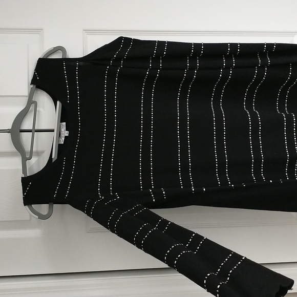 All At Once Sweaters - 💐SALE💐🆕All at Once Cold//Peek a Boo Shoulder/Light Wgt Sweater. Size 1X. SOFT